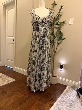 JS Collections Black and White Floral-Print Maxi Dress